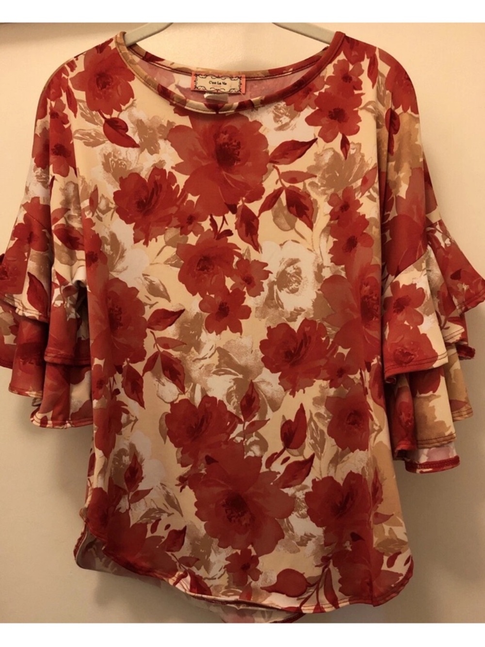 C'est La Vie Floral  3/4 Ruffle Sleeve Top Women's Size Medium New Without Tags